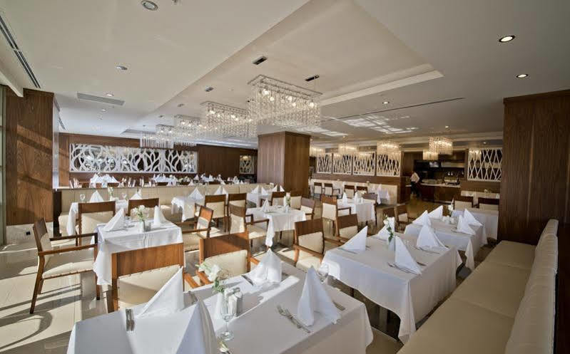 Hotel Dionis &