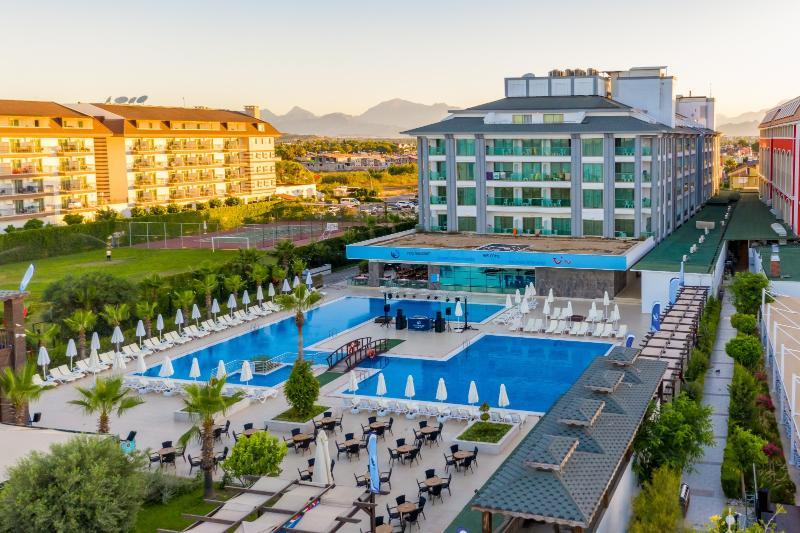 Dionis & Hotel 4*