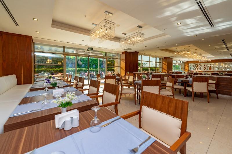 Hotel Dionis &